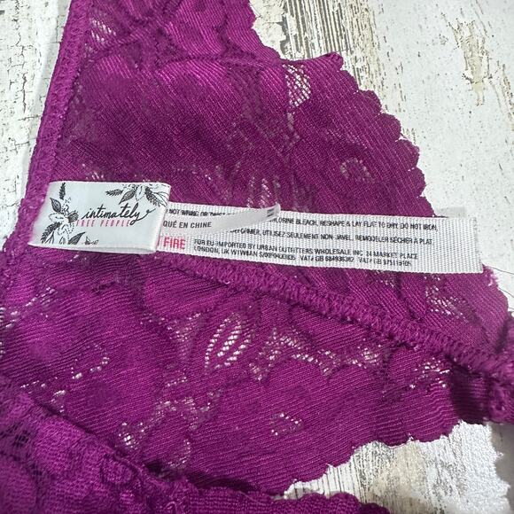 Free People Plum Lace Bralette M MSRP $38 Boho Intimates Wireless - Picture 3 of 8